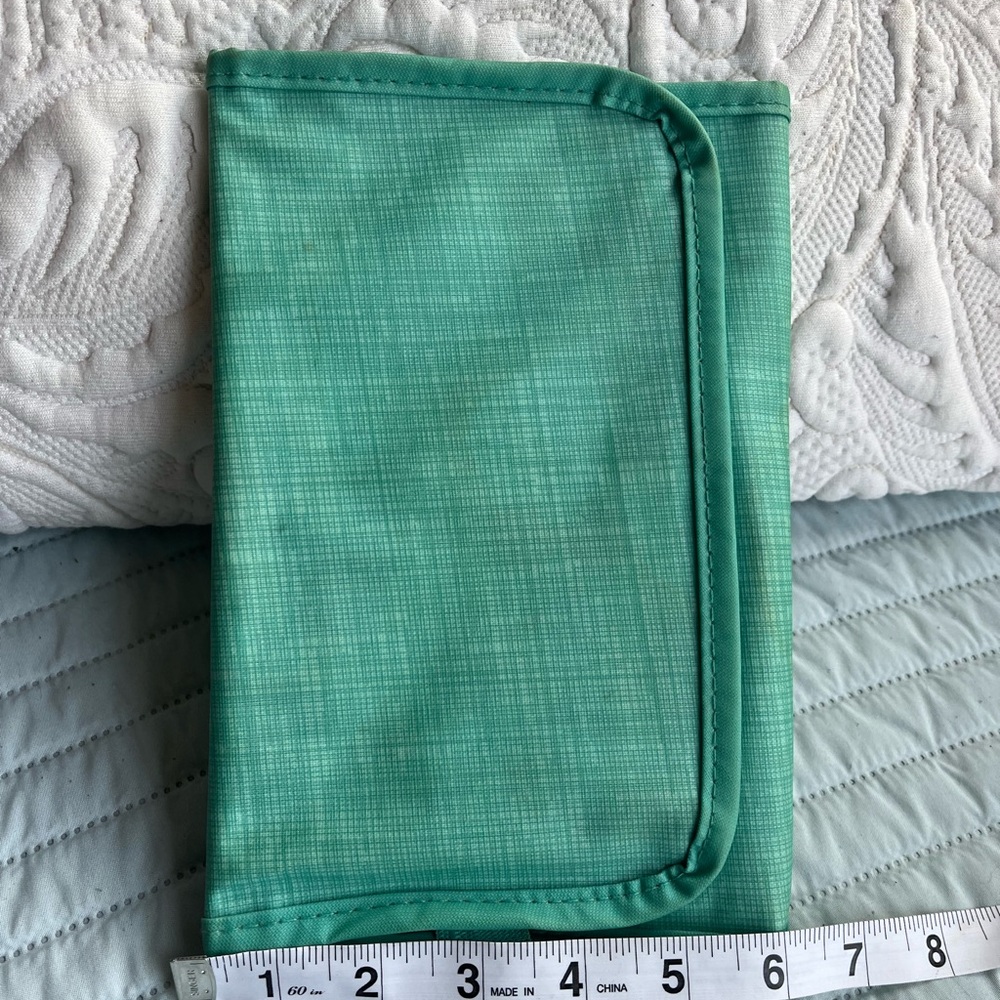 Thirty-One Green Paper organizer